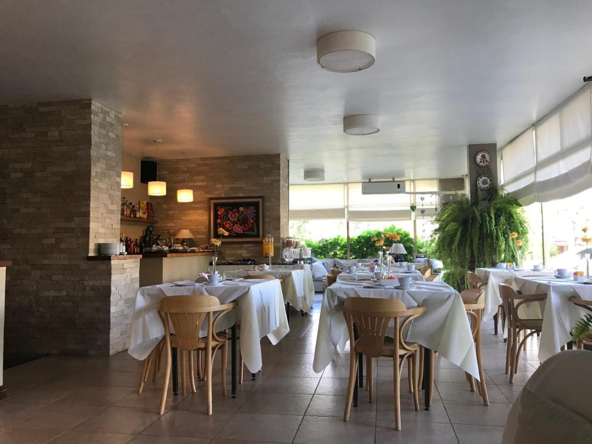 Hotel Europa Пинамар Екстериор снимка