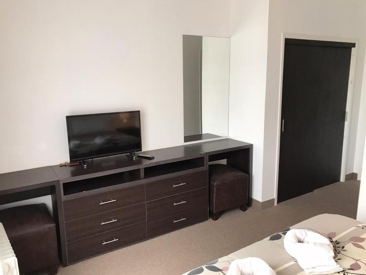 Hotel Europa Пинамар Екстериор снимка